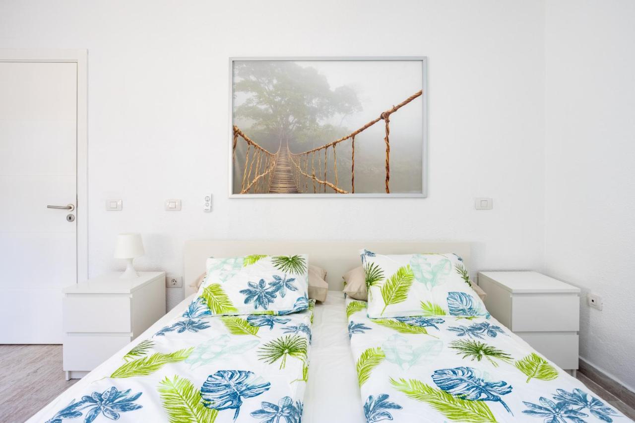 Gigantes Oasis Deluxe By Sunkeyrents Apartment Santiago Del Teide Exterior photo